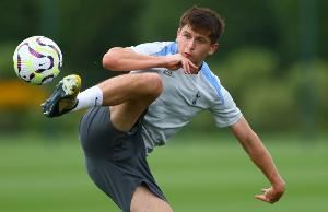 记者：多家俱乐部有意租借热刺小将摩尔，最可能下家是流浪者