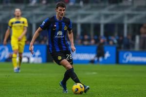 米体：国米对莱奥尼的追求已暂时搁置，同时帕瓦尔可能离队