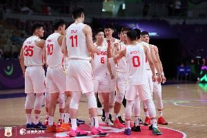 媒体人：无论对手是谁 愿中国男篮下场比赛能放开手脚 打好硬仗