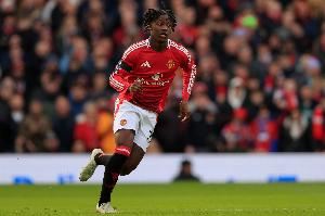 BBC：曼联拒绝了梅努的外租请求，并希望他留下来争取自己的位置