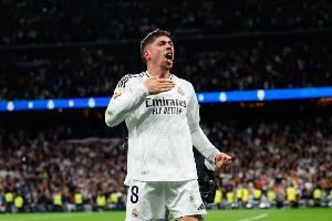 科贝记者：巴尔韦德跑动很积极，但在皇马中场几乎毫无存在感