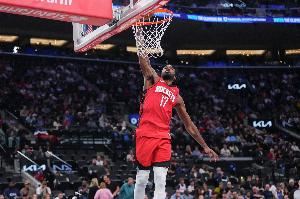 名记：火箭倾向于确定伊森合同后再续KD 前者大概率签3+1球员选项