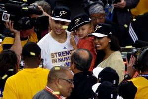 夸梅：库里打球很出色但个人生活方面很大条 库嫂有些言论欠妥